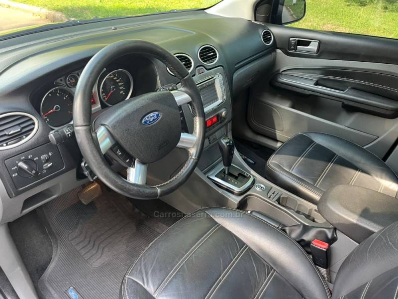 FORD - FOCUS - 2013/2013 - Preta - R$ 48.900,00