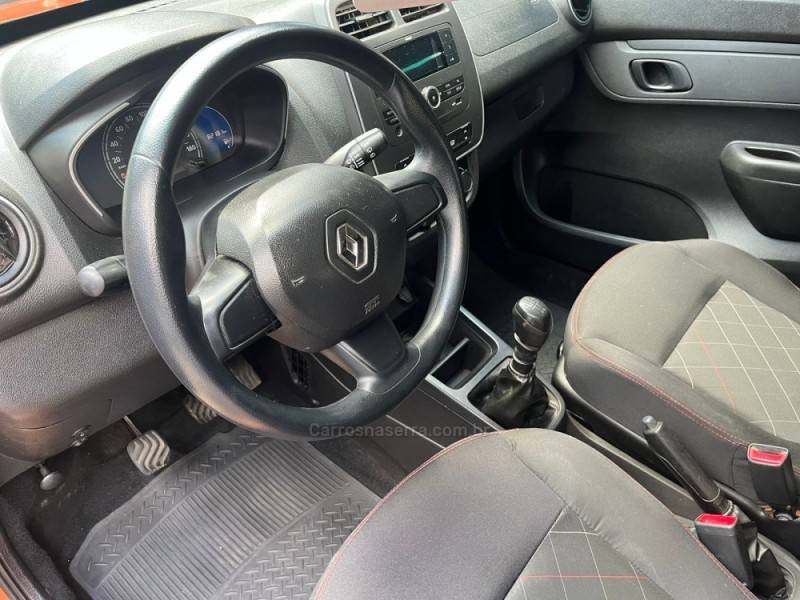 RENAULT - KWID - 2019/2020 - Laranja - R$ 35.500,00