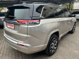 JEEP - COMMANDER - 2021/2022 - Dourada - R$ 193.000,00