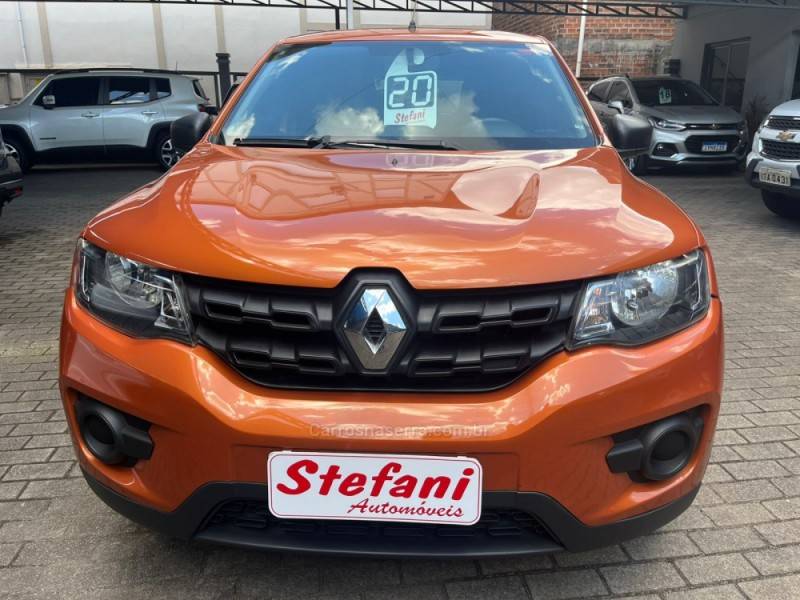 RENAULT - KWID - 2019/2020 - Laranja - R$ 35.500,00