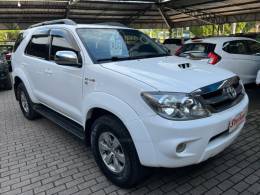TOYOTA - HILUX SW4 - 2007/2008 - Branca - R$ 109.000,00