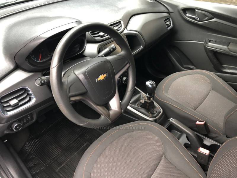 CHEVROLET - ONIX - 2013/2014 - Branca - R$ 51.900,00