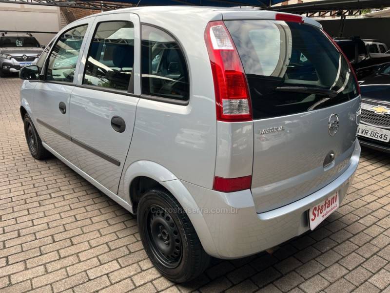 CHEVROLET - MERIVA - 2006/2007 - Prata - R$ 28.900,00