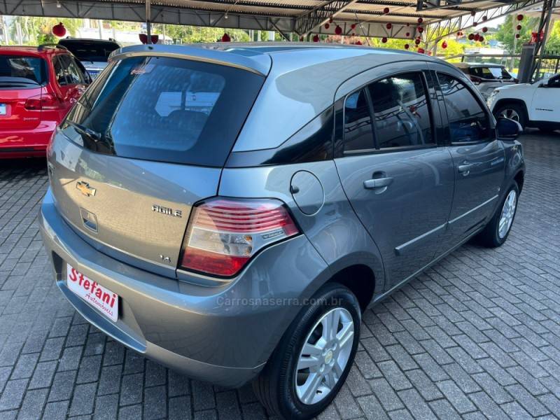 CHEVROLET - AGILE - 2010/2011 - Cinza - R$ 35.900,00