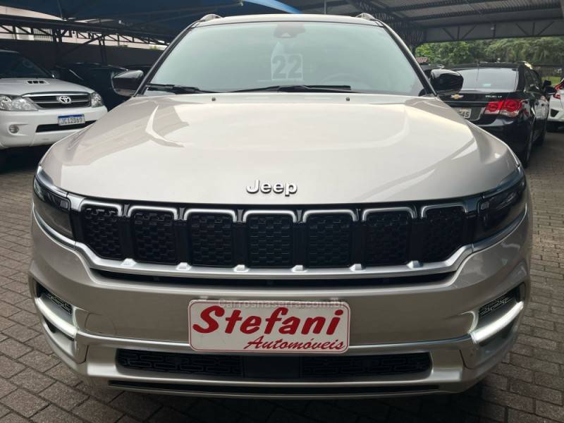 JEEP - COMMANDER - 2021/2022 - Dourada - R$ 193.000,00