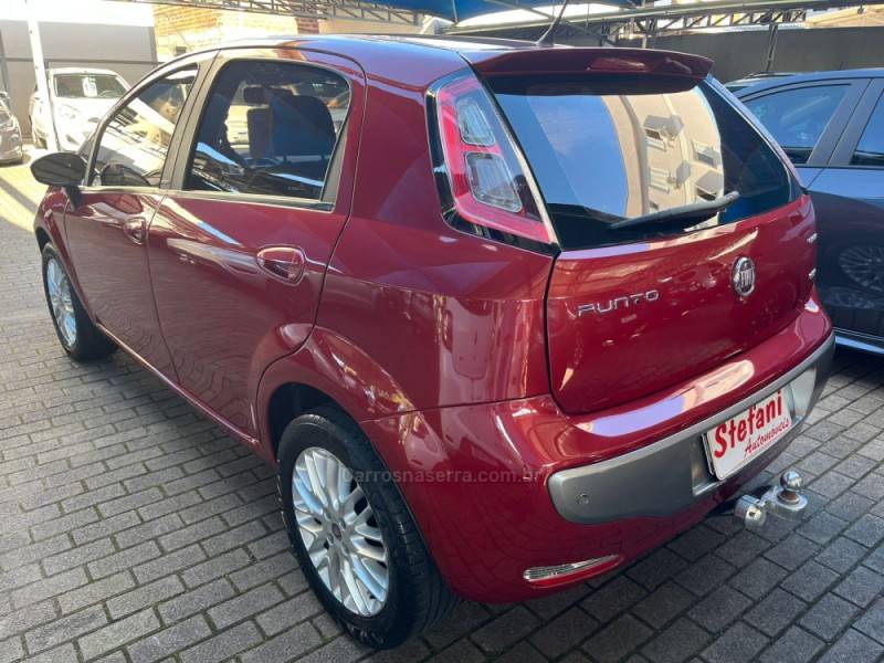 FIAT - PUNTO - 2012/2013 - Vermelha - R$ 41.900,00