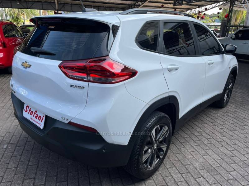 CHEVROLET - TRACKER - 2021/2022 - Branca - R$ 101.000,00