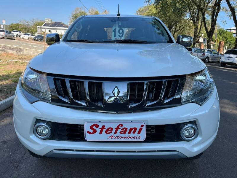 MITSUBISHI - L200 TRITON - 2018/2019 - Branca - R$ 152.000,00