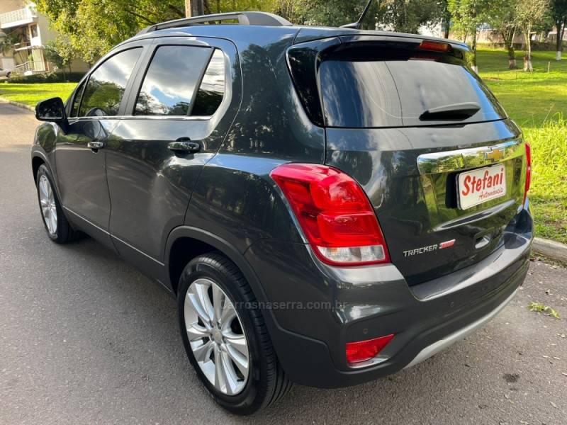CHEVROLET - TRACKER - 2018/2018 - Cinza - R$ 92.900,00