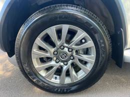 TOYOTA - HILUX SW4 - 2023/2023 - Branca - R$ 318.000,00