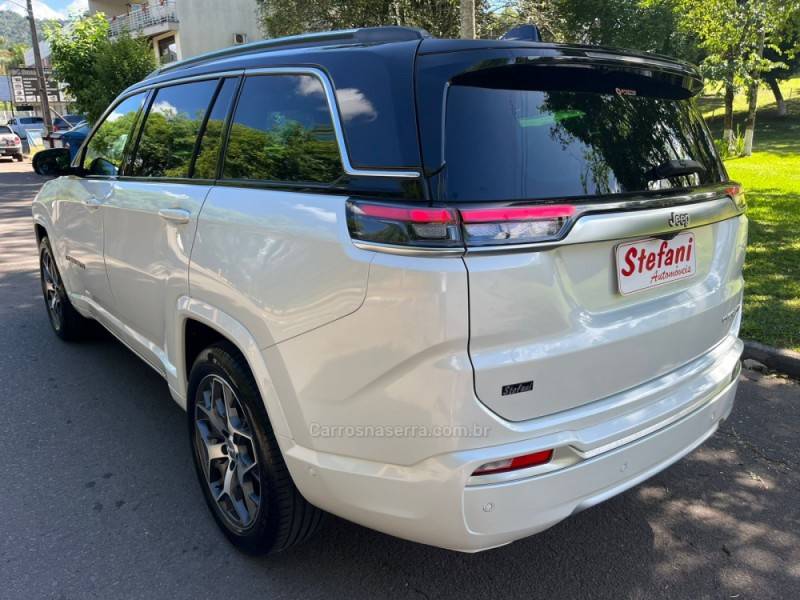 JEEP - COMMANDER - 2024/2025 - Branca - R$ 219.900,00