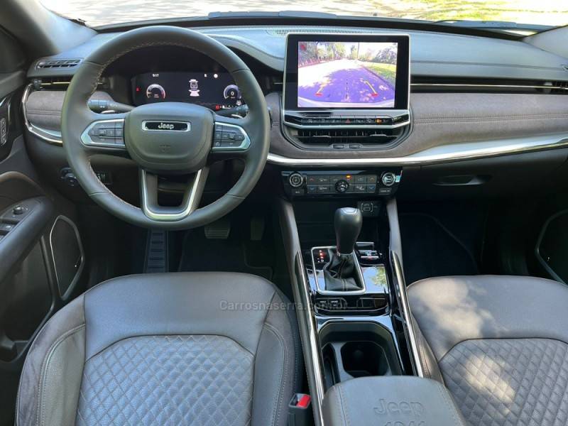 JEEP - COMMANDER - 2024/2025 - Branca - R$ 219.900,00