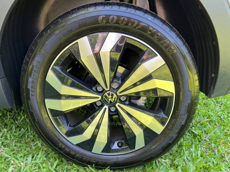 VOLKSWAGEN - T-CROSS - 2024/2025 - Prata - R$ 134.900,00