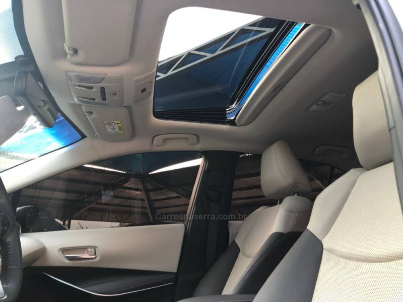TOYOTA - COROLLA - 2022/2023 - Branca - R$ 158.000,00