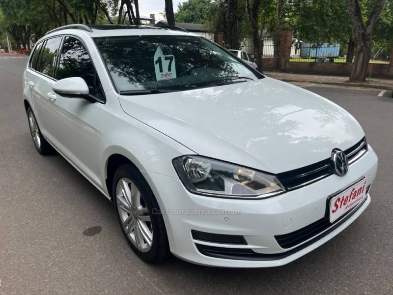 VOLKSWAGEN - GOLF - 2016/2017 - Branca - R$ 85.900,00