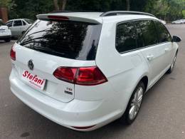 VOLKSWAGEN - GOLF - 2016/2017 - Branca - R$ 85.900,00
