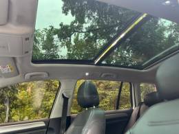 VOLKSWAGEN - GOLF - 2016/2017 - Branca - R$ 85.900,00