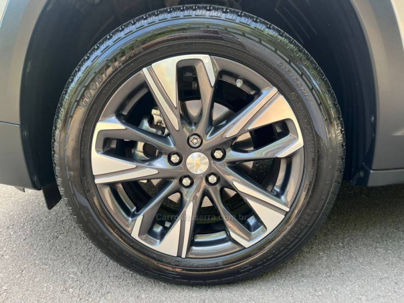 CHEVROLET - TRACKER - 2025/2025 - Prata - R$ 139.900,00